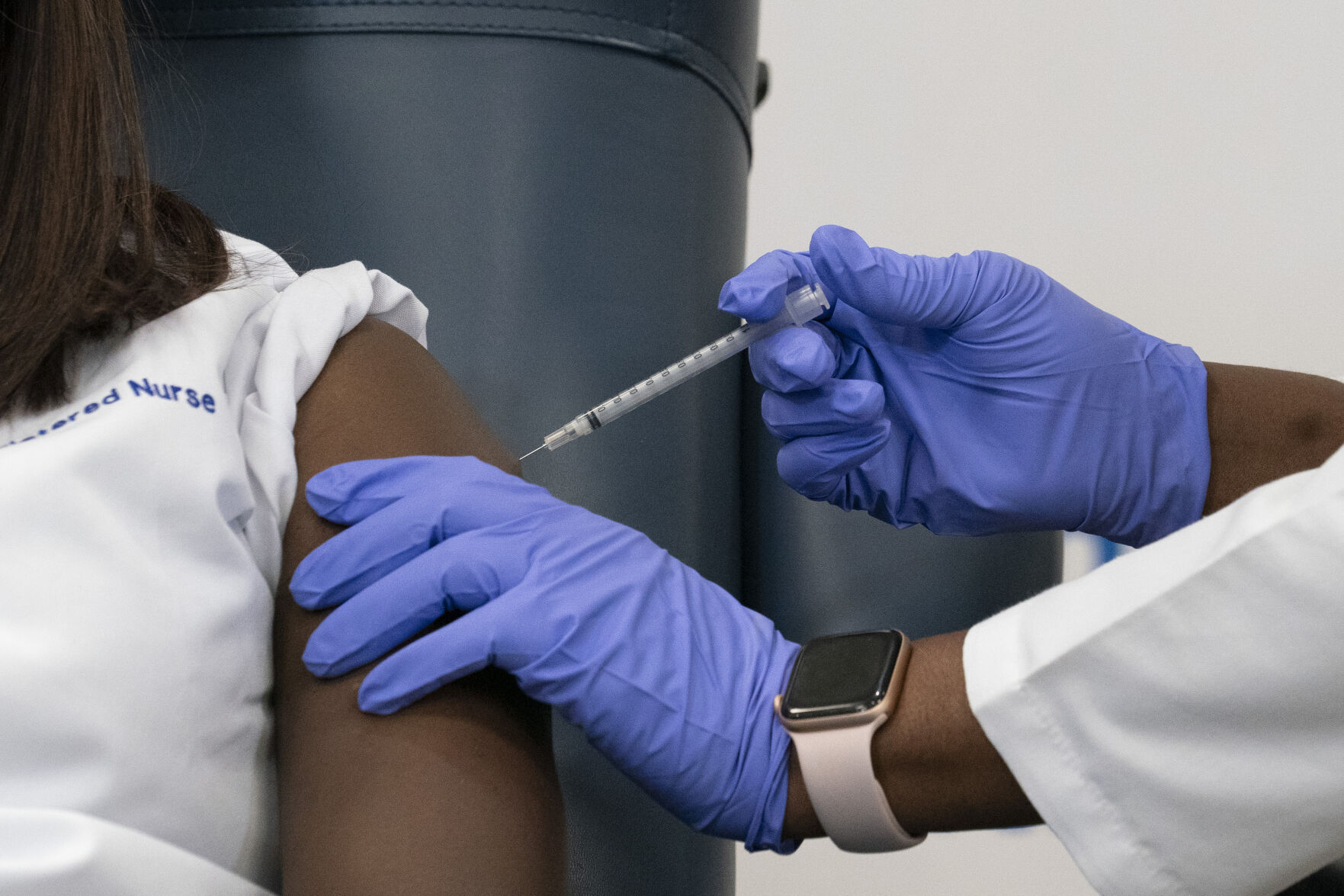APTOPIX Virus Outbreak Pfizer Vaccine New York
